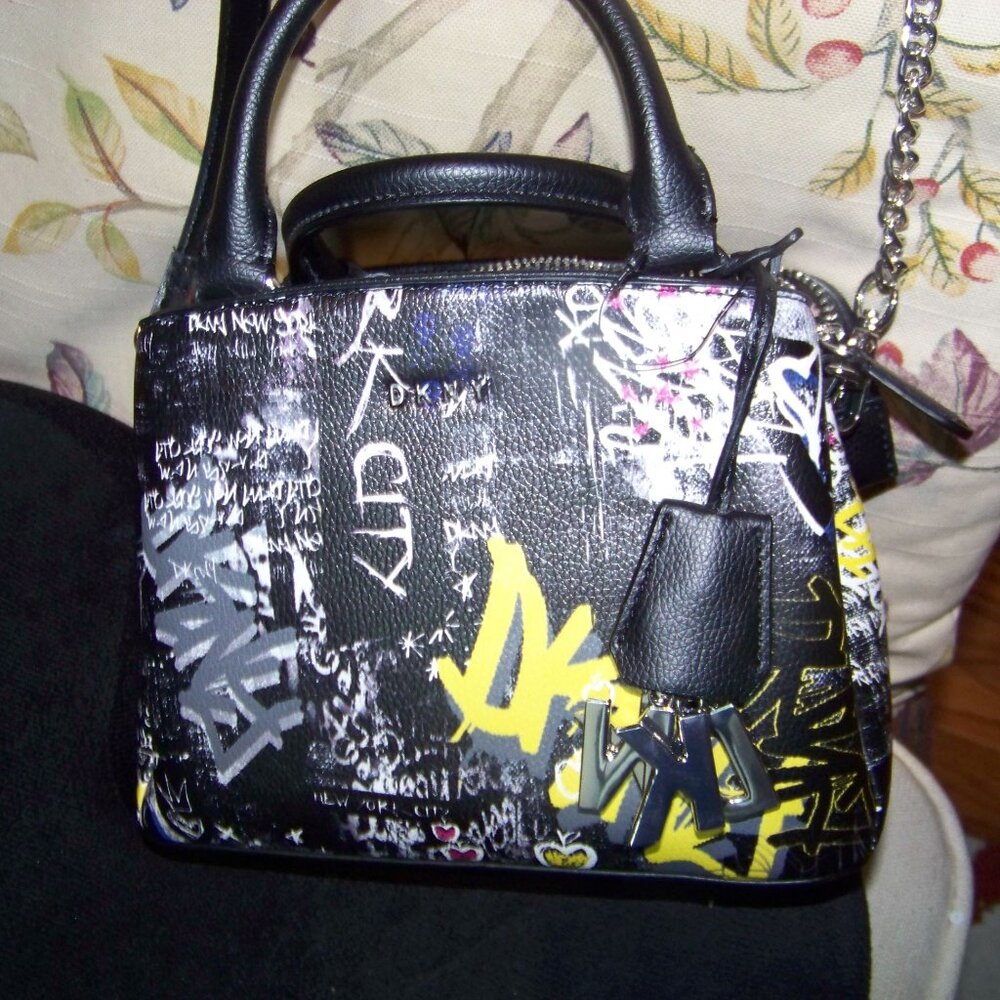 DKNY paige sm New York graffiti satchel R14DQJ47 DKNY handbag  NEW W/ Tags